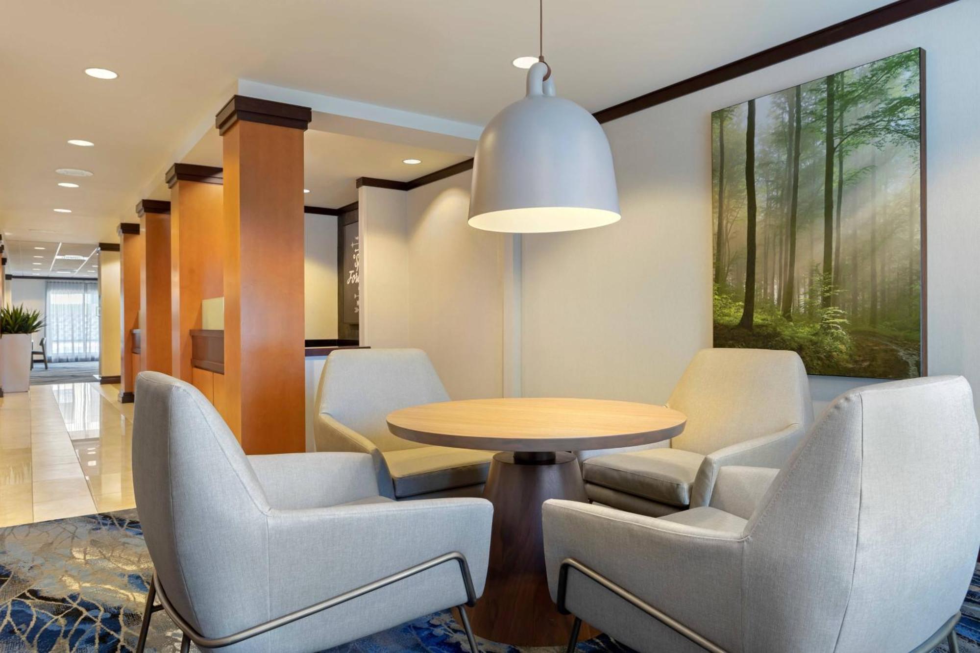 Hotel Fairfield & By Marriott